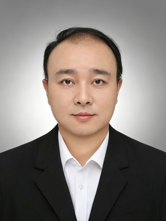 荚瑞阳
